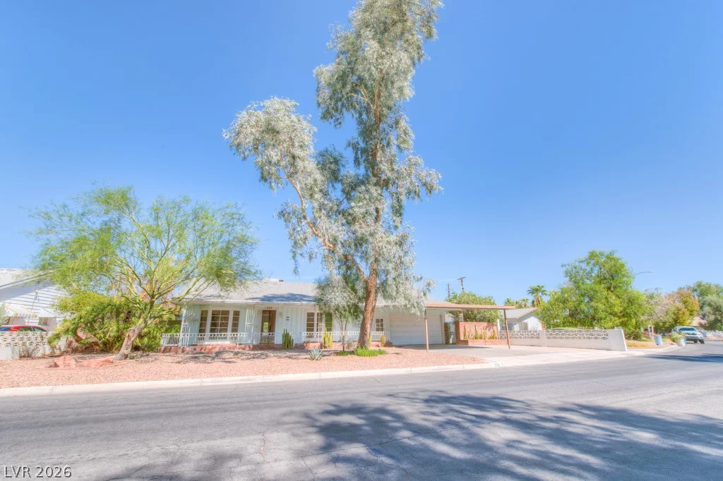 709 Park Paseo, Las Vegas, NV 89104