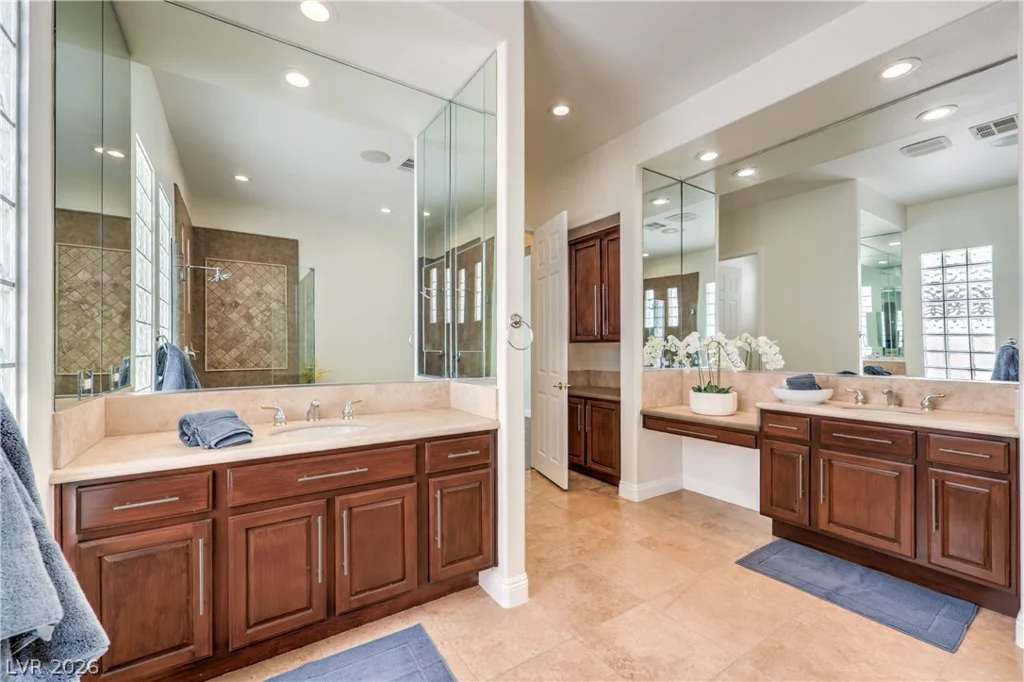 2492 Hollow Rock, Las Vegas, NV 89135