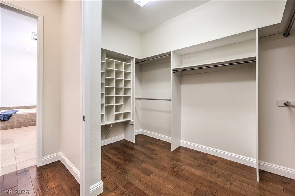 2492 Hollow Rock, Las Vegas, NV 89135