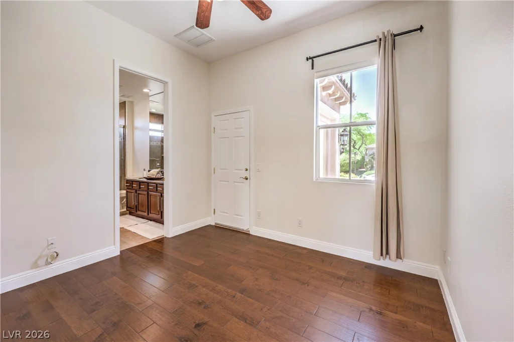 2492 Hollow Rock, Las Vegas, NV 89135