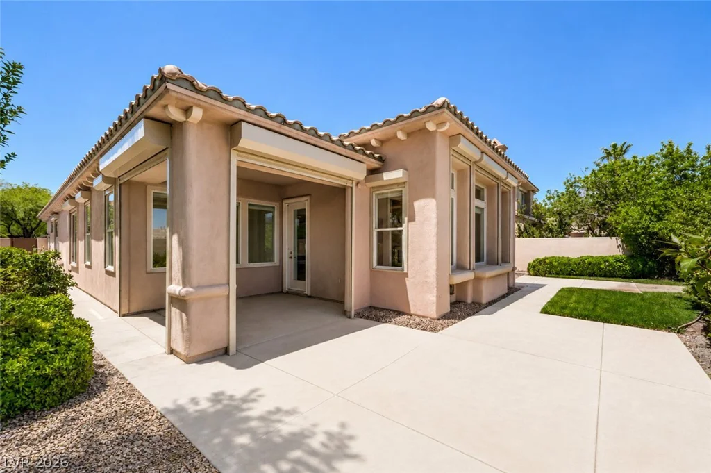2492 Hollow Rock, Las Vegas, NV 89135