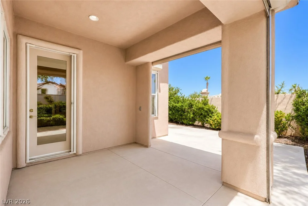 2492 Hollow Rock, Las Vegas, NV 89135