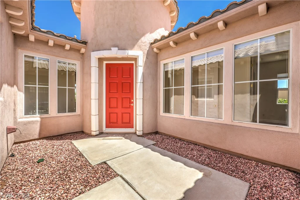2492 Hollow Rock, Las Vegas, NV 89135