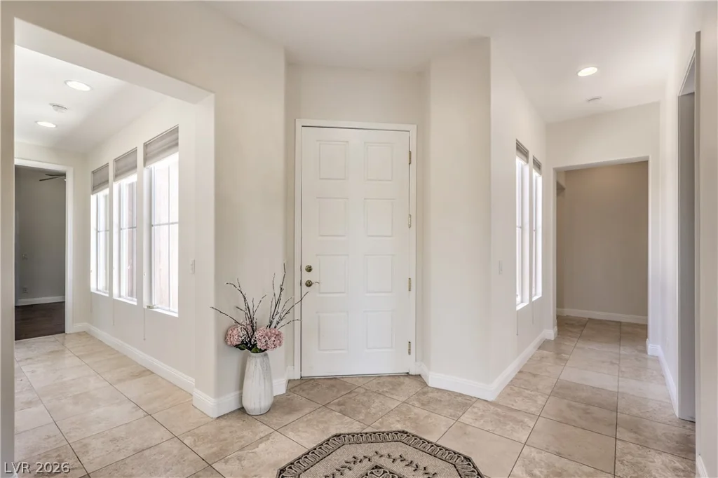 2492 Hollow Rock, Las Vegas, NV 89135