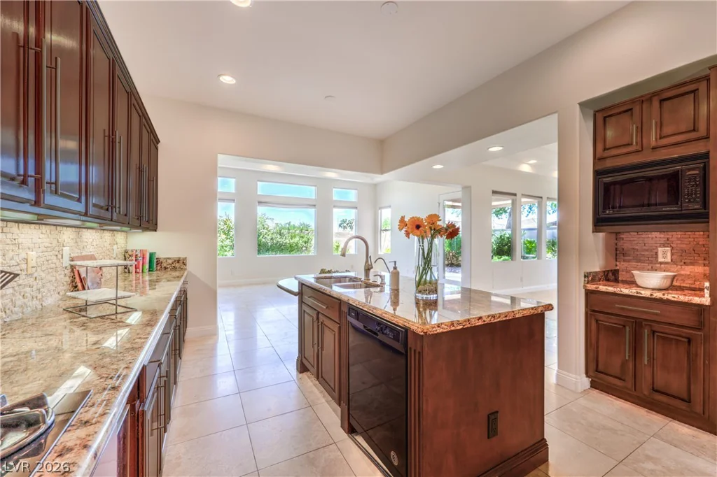 2492 Hollow Rock, Las Vegas, NV 89135