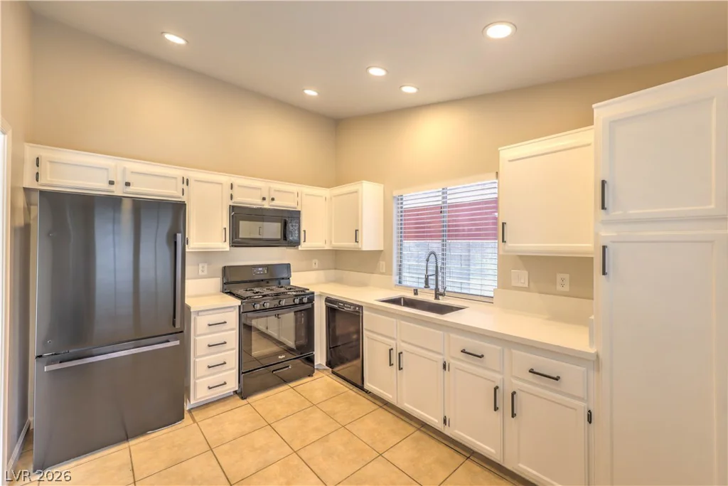 2007 GLISTENING SANDS, Las Vegas, NV 89119