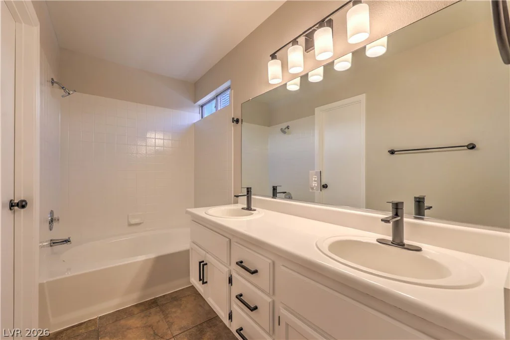 2007 GLISTENING SANDS, Las Vegas, NV 89119