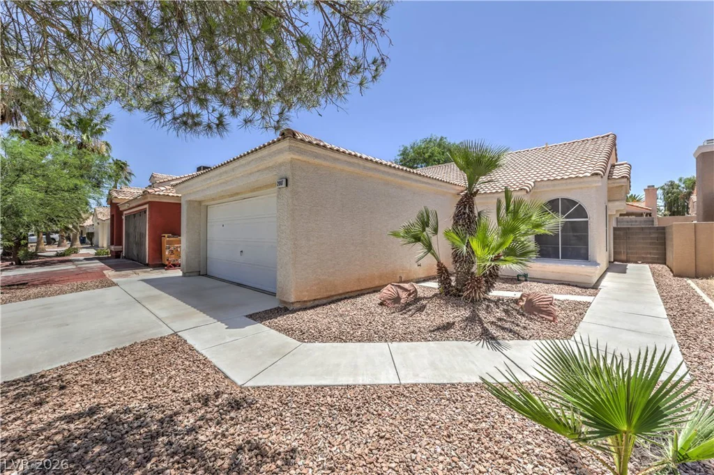 2007 GLISTENING SANDS, Las Vegas, NV 89119