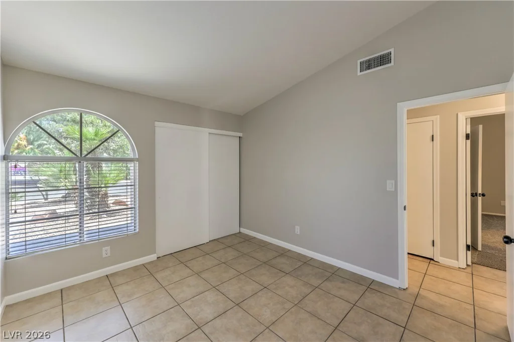 2007 GLISTENING SANDS, Las Vegas, NV 89119