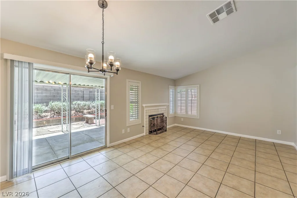 2007 GLISTENING SANDS, Las Vegas, NV 89119