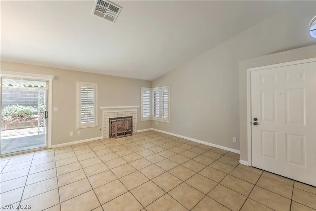 2007 GLISTENING SANDS, Las Vegas, NV 89119