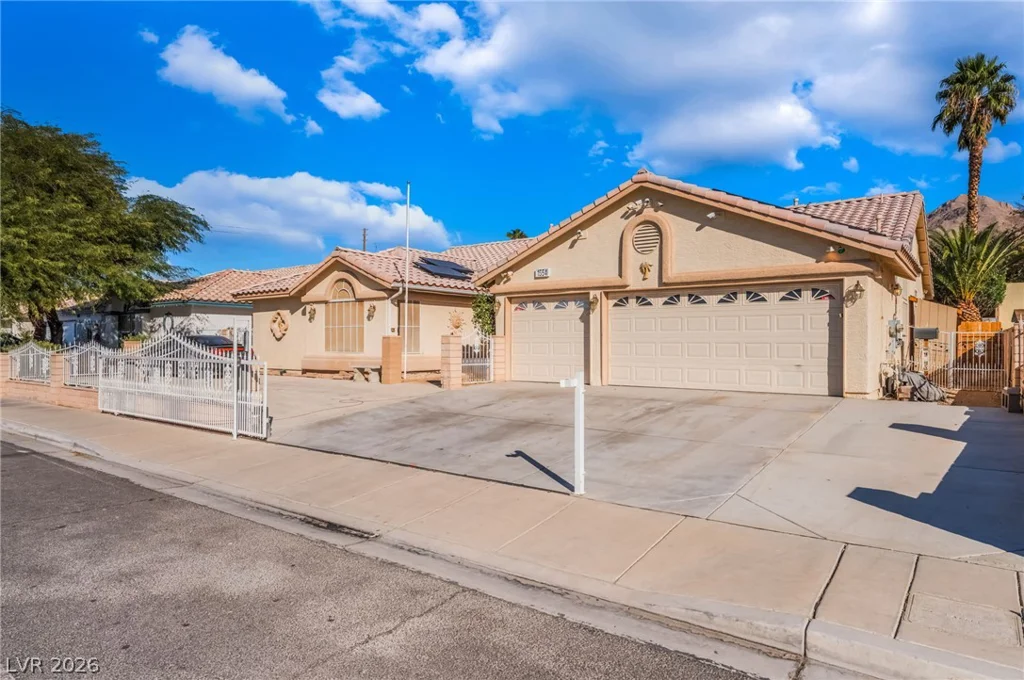 1554 Mount Hood, Las Vegas, NV 89110