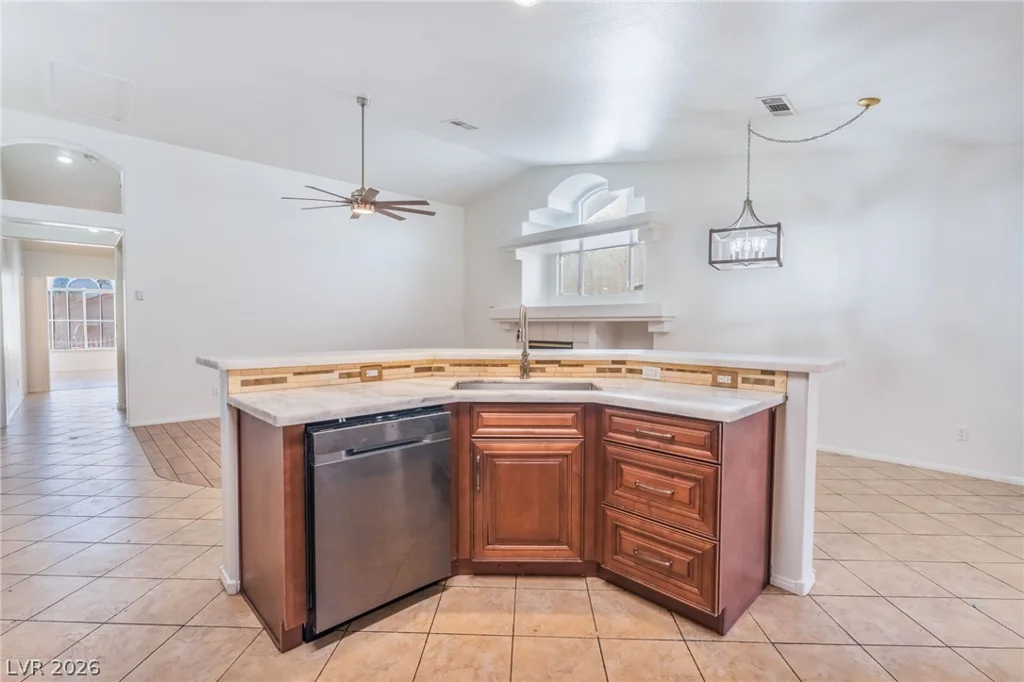 1554 Mount Hood, Las Vegas, NV 89110