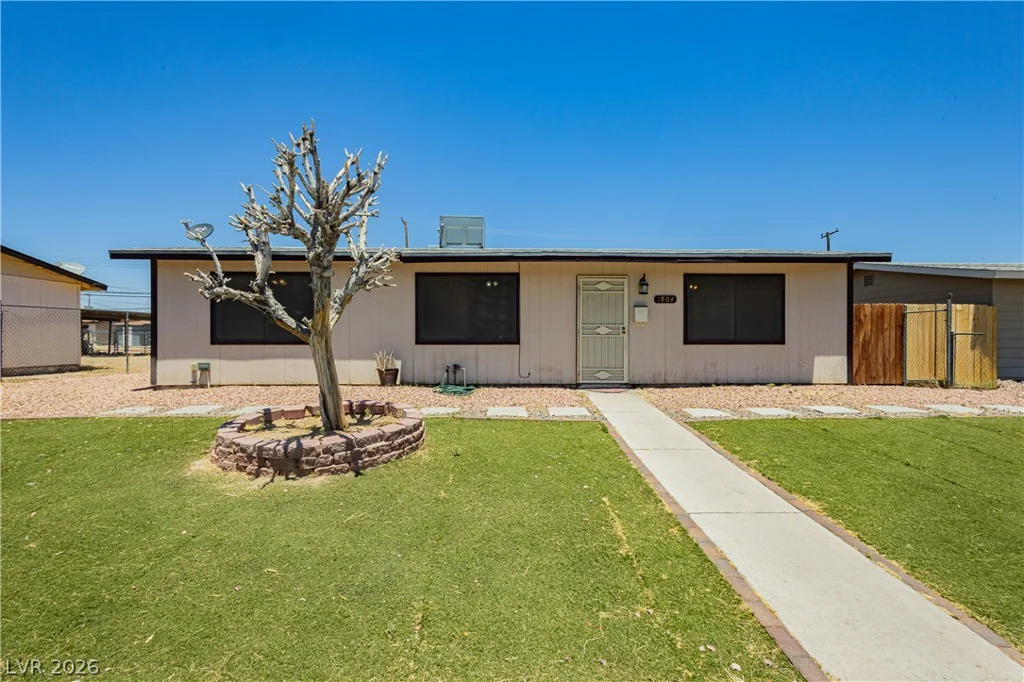1904 Carey, North Las Vegas, NV 89032