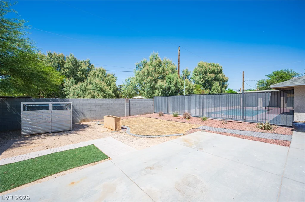5240 Monroe, Las Vegas, NV 89110