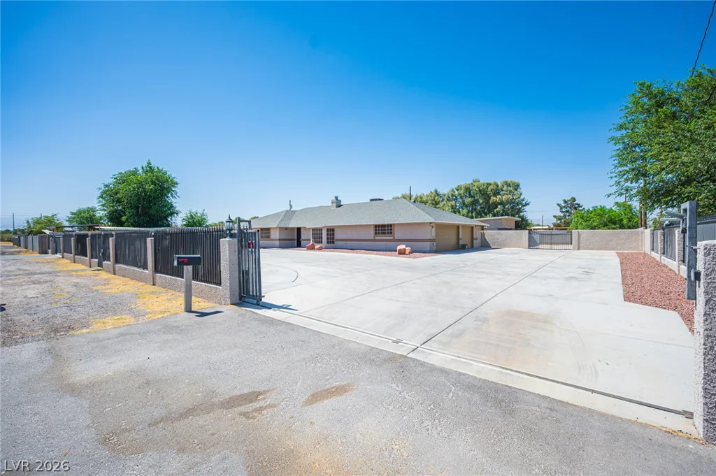 5240 Monroe, Las Vegas, NV 89110