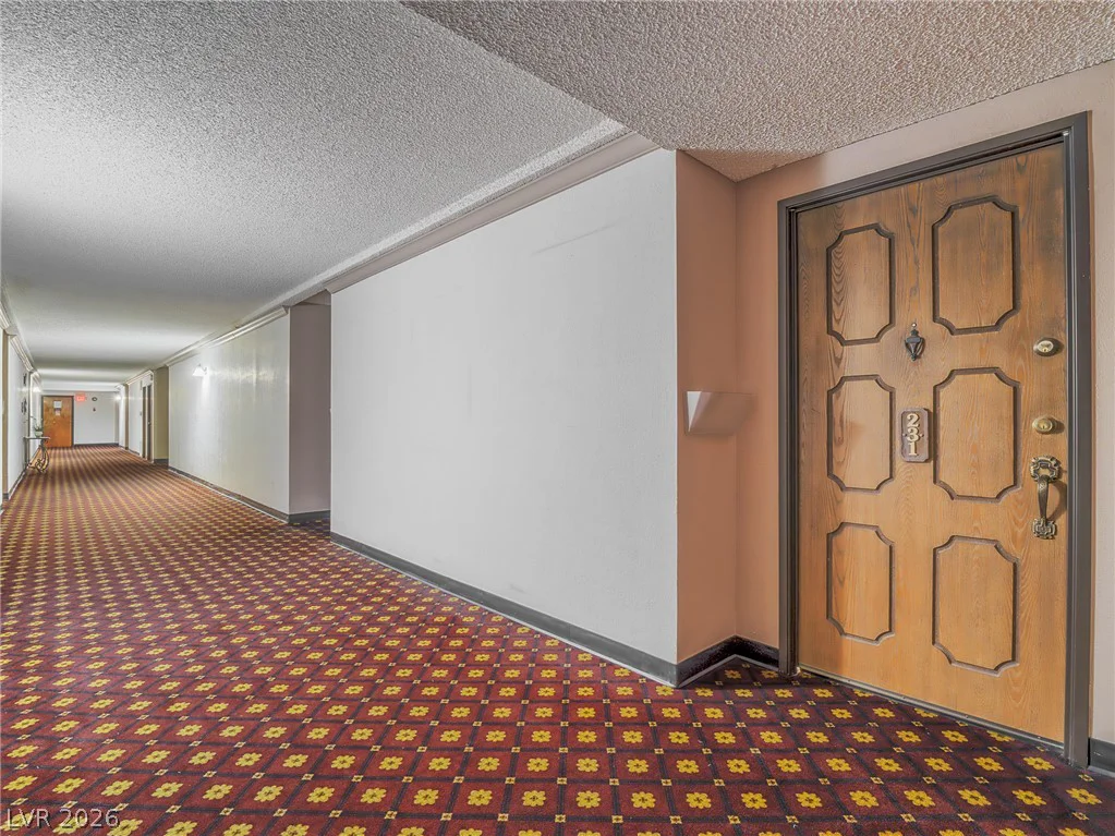 725 Royal Crest, Las Vegas, NV 89169
