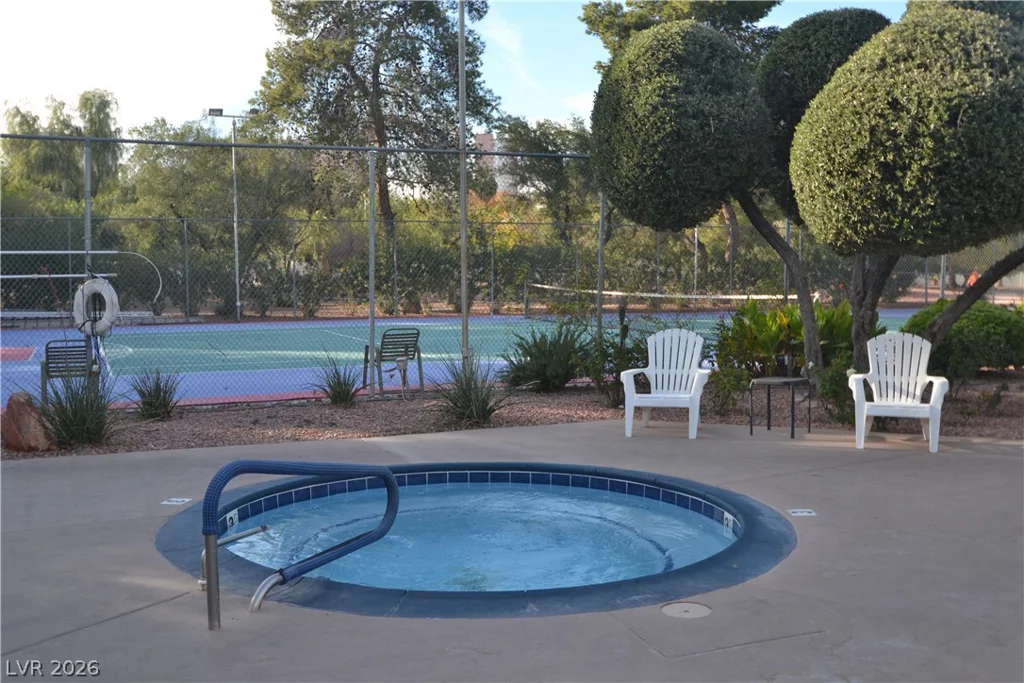 725 Royal Crest, Las Vegas, NV 89169