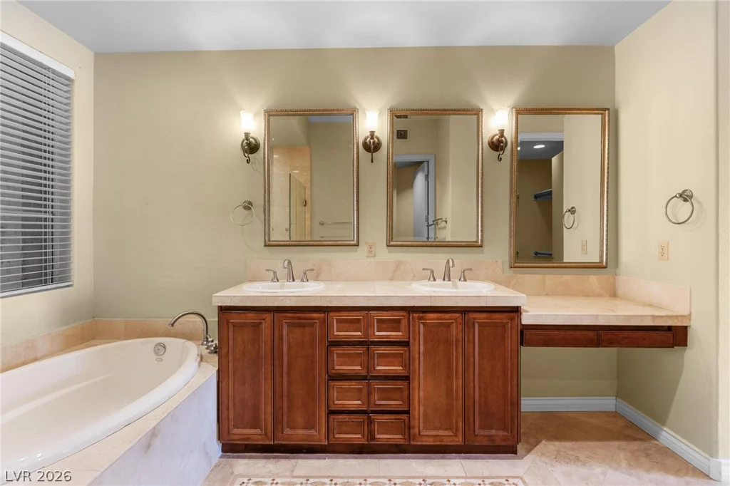 15 Via Mantova, Henderson, NV 89011