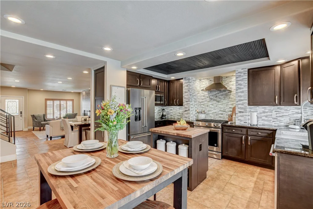 864 Eureka Falls, Henderson, NV 89052