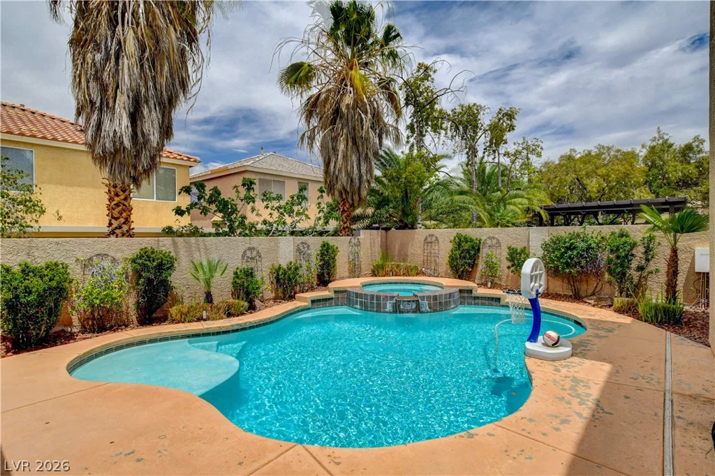 864 Eureka Falls, Henderson, NV 89052