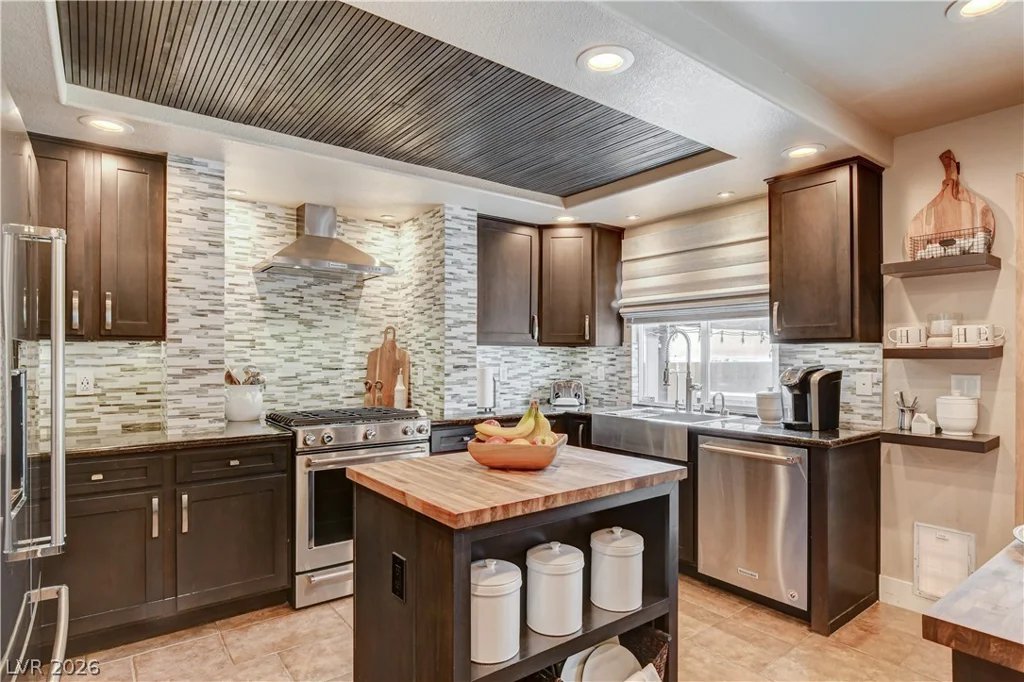 864 Eureka Falls, Henderson, NV 89052