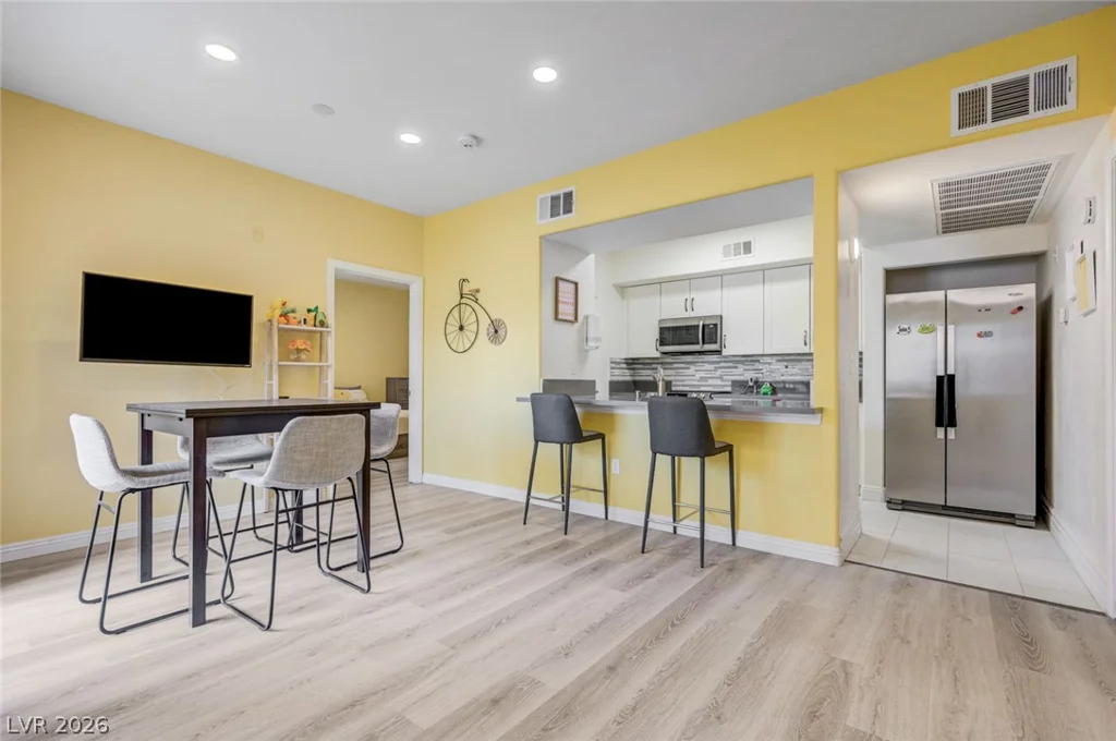 8000 Badura, Las Vegas, NV 89113