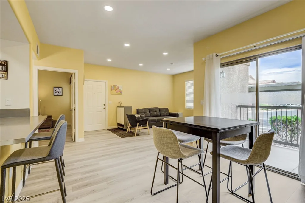 8000 Badura, Las Vegas, NV 89113