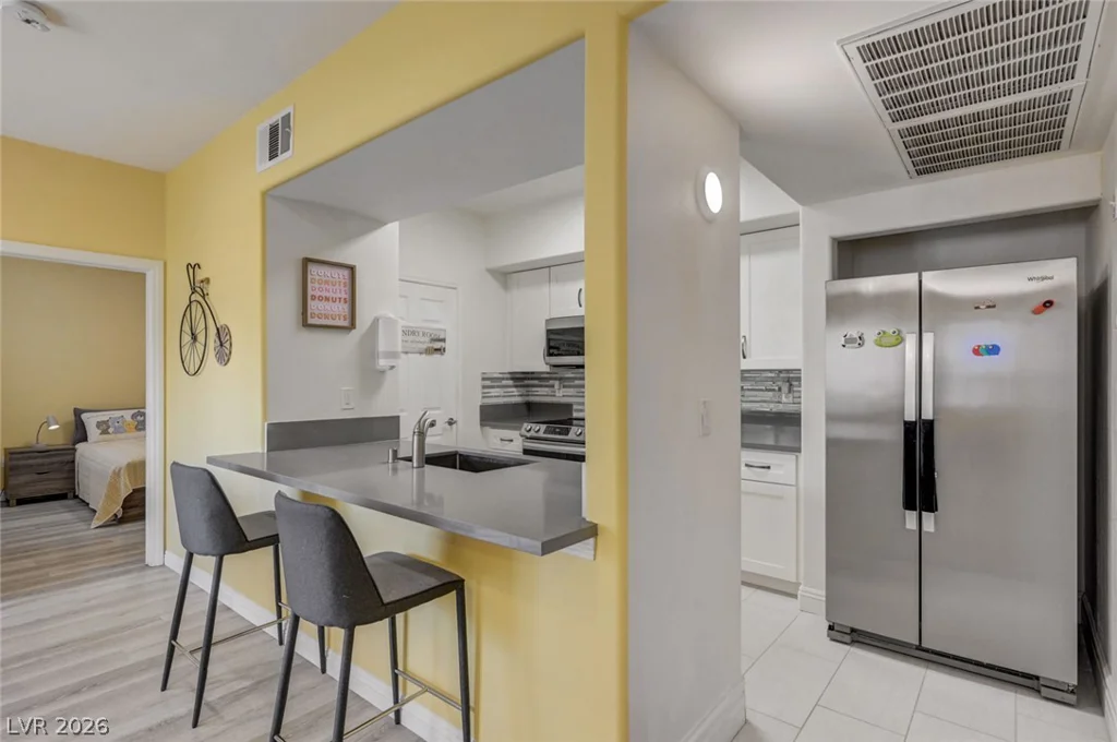 8000 Badura, Las Vegas, NV 89113