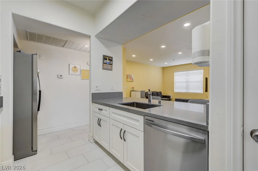 8000 Badura, Las Vegas, NV 89113