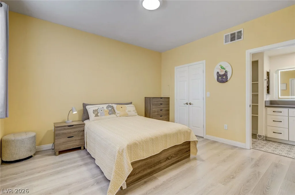 8000 Badura, Las Vegas, NV 89113