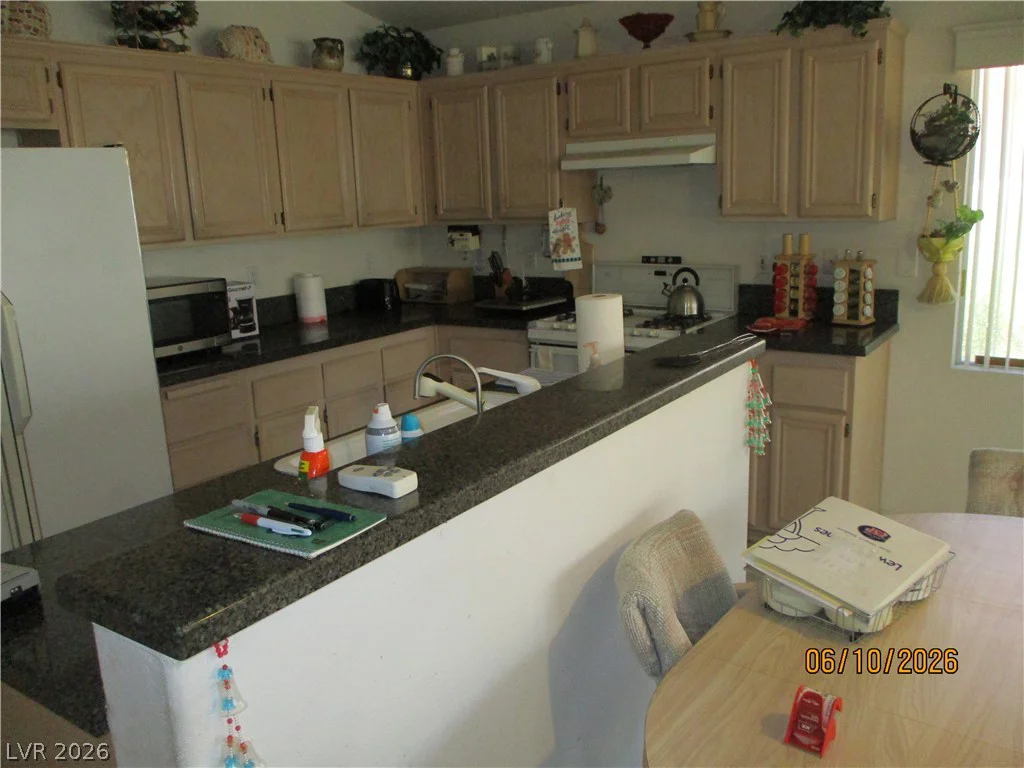 7963 Rainshower, Las Vegas, NV 89147