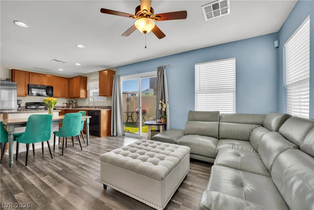 3636 Via Del Robles, Las Vegas, NV 89115