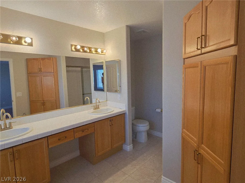 8998 Odense, Las Vegas, NV 89147
