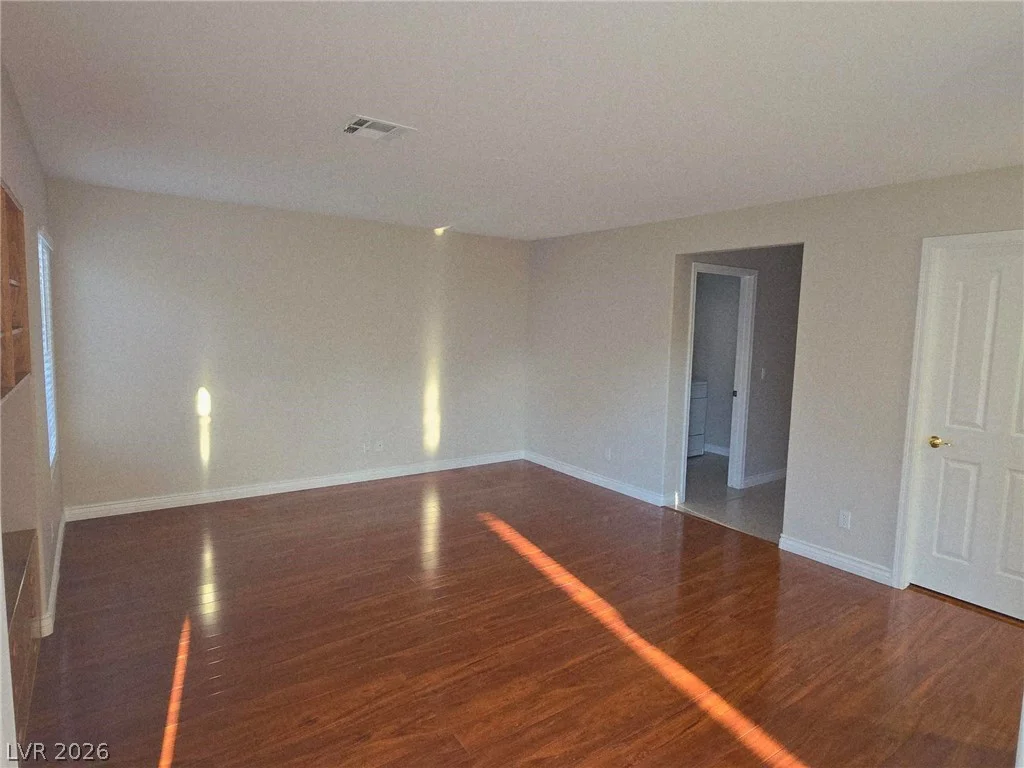 8998 Odense, Las Vegas, NV 89147