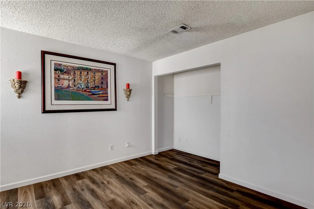 2530 Palace View, Las Vegas, NV 89121