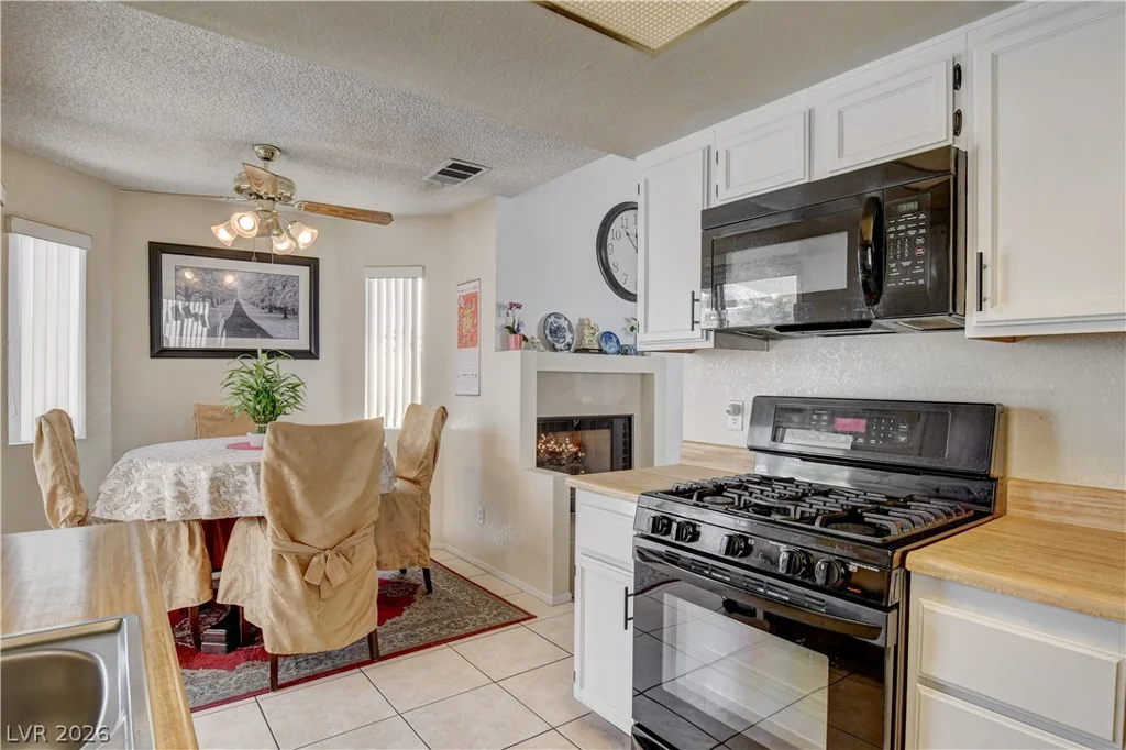 2530 Palace View, Las Vegas, NV 89121