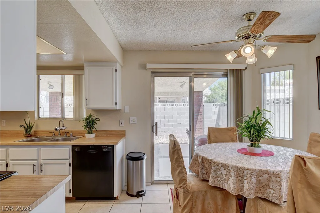 2530 Palace View, Las Vegas, NV 89121