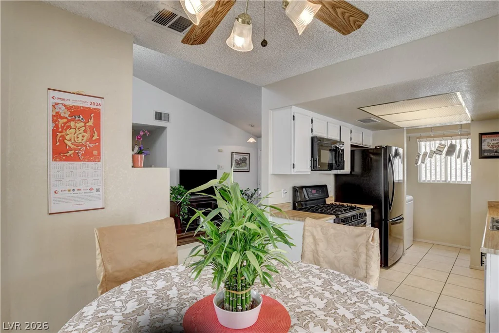 2530 Palace View, Las Vegas, NV 89121
