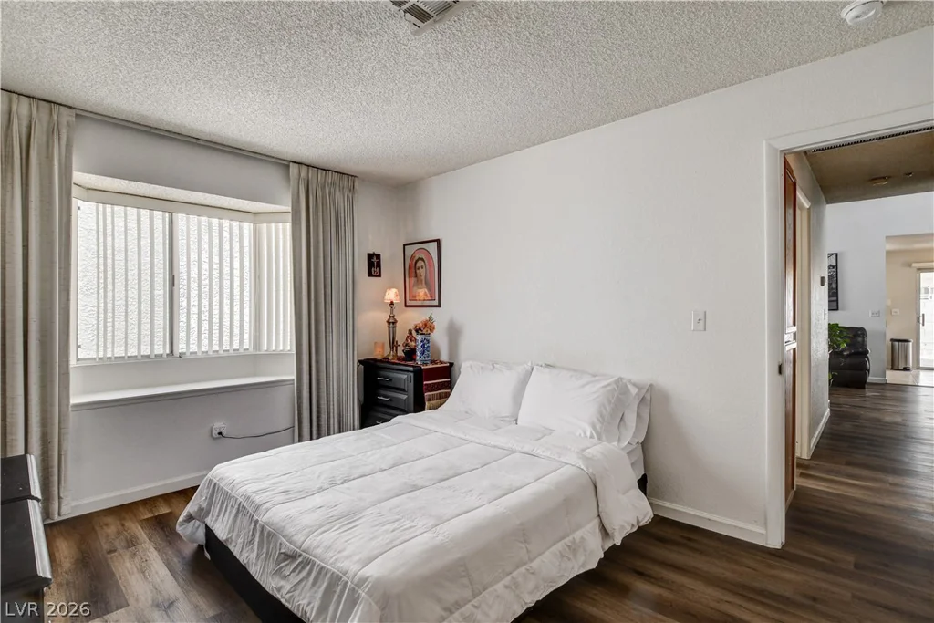 2530 Palace View, Las Vegas, NV 89121