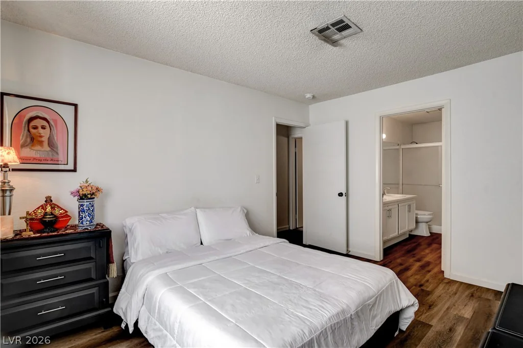 2530 Palace View, Las Vegas, NV 89121