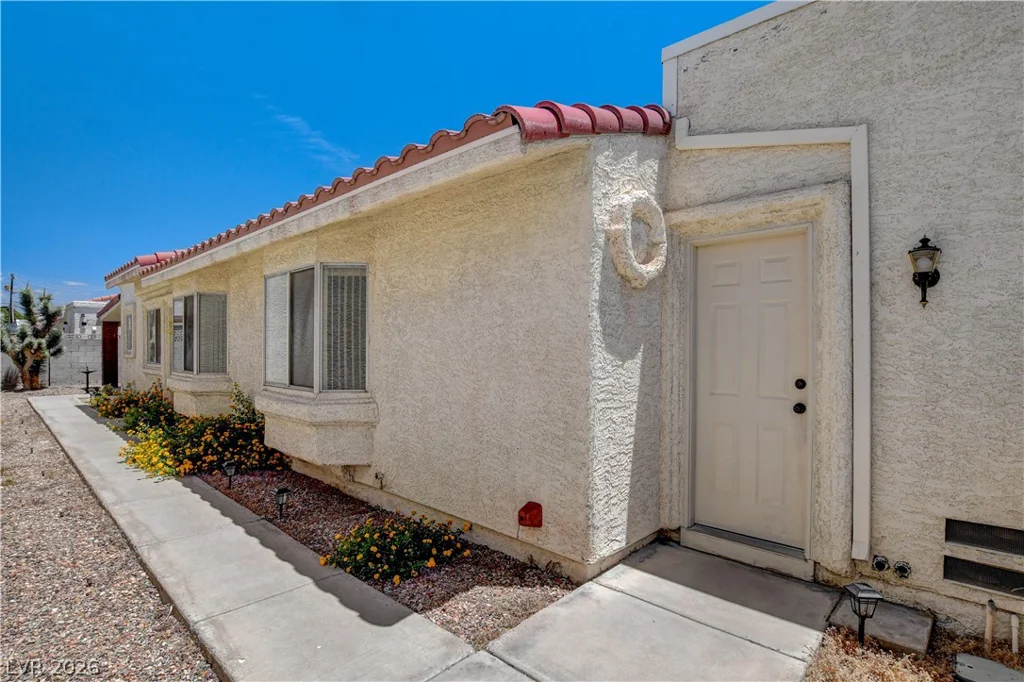 2530 Palace View, Las Vegas, NV 89121