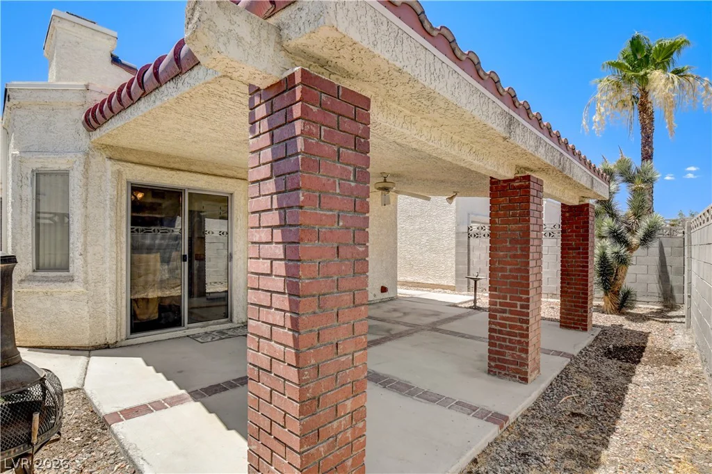 2530 Palace View, Las Vegas, NV 89121