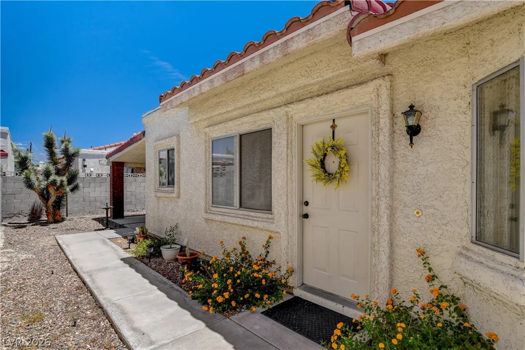 2530 Palace View, Las Vegas, NV 89121