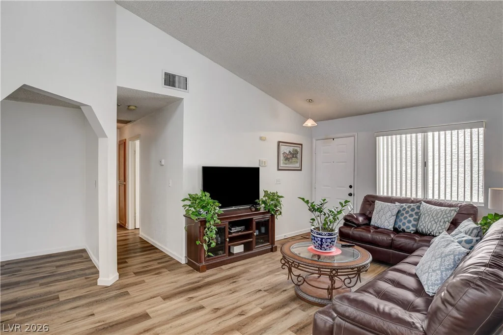2530 Palace View, Las Vegas, NV 89121