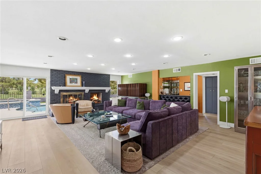 2058 Mohigan, Las Vegas, NV 89169