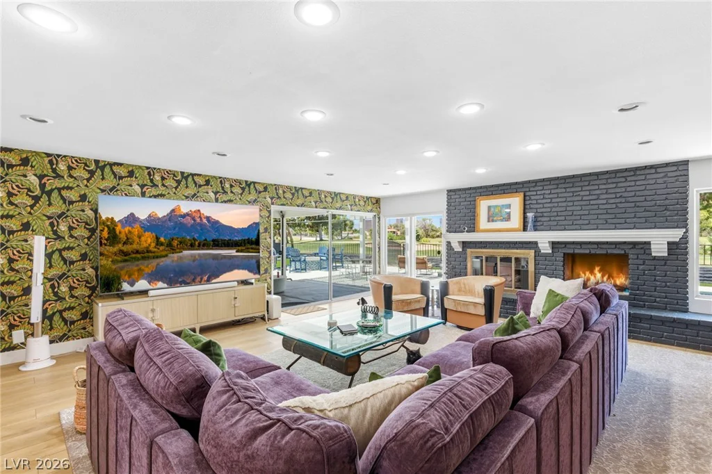 2058 Mohigan, Las Vegas, NV 89169