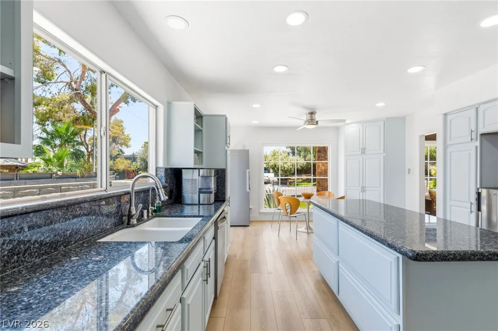 2058 Mohigan, Las Vegas, NV 89169