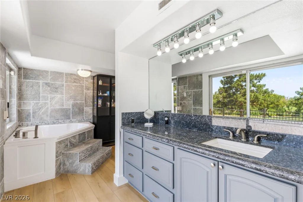 2058 Mohigan, Las Vegas, NV 89169