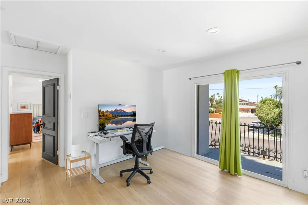 2058 Mohigan, Las Vegas, NV 89169